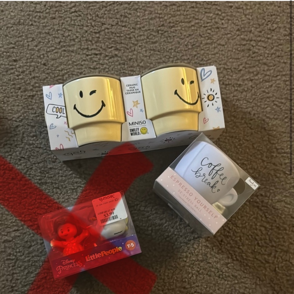 New In Box- Miniso Smiley Face Mugs and coffee break stress toy